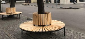 Летом не сгорим: в центре Днепра установили две новые лавочки  (фото)