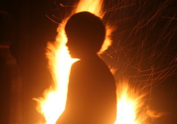 Бердянские школьники подожгли своего друга. Фото: Getty Images