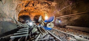 Под обвалами три человека: появились подробности ЧП на шахте