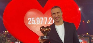 Большое сердце: Владимир Кличко получил международную награду за благотворительность