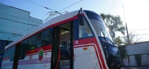 Последний в этом году: в Запорожье собрали еще один трамвай