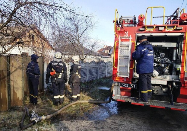 В Запорожье в пожаре погибли две старушки. Фото: ГСЧС