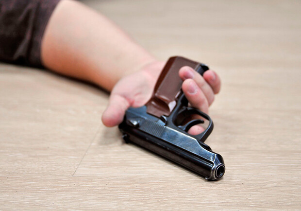 В Запорожье мужчина застрелил себя. Фото: Getty Images