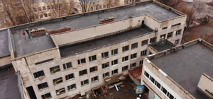 Печальное зрелище: как сейчас выглядит заброшенный межшкольный комбинат на Рабочей