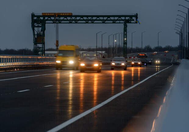 В Запорожье продолжается строительство мостов. Фото: fb Александр Поздняков 