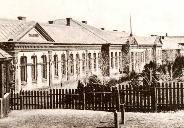 Как в Запорожье выглядело уникальное училище для глухонемых, открытое в 1903 году. Фото: fb zaporizhzhiacity 