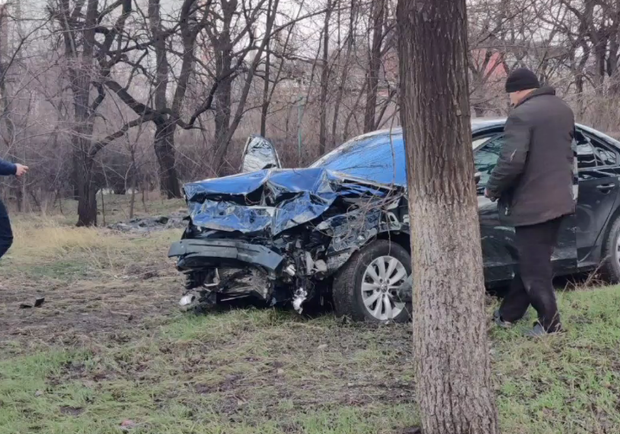 На Кичкасе лоб в лоб столкнулись автомобили - фото: tg Это Запорожье