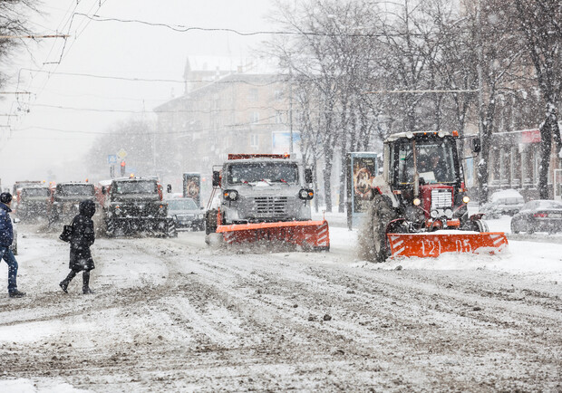 Непогода разбушевалась: в Запорожье и области из-за снега увеличилось количество ДТП. Фото: Запорожская Сич