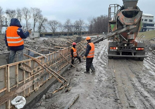 Как продвигается реконструкция Запорожской площади - фото: горсовет
