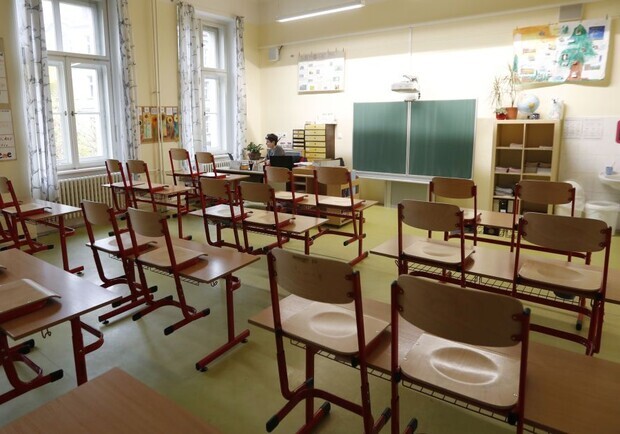 Из-за COVID-19: в школах Запорожской области на самоизоляции находятся 56 классов. Фото: TSN.ua