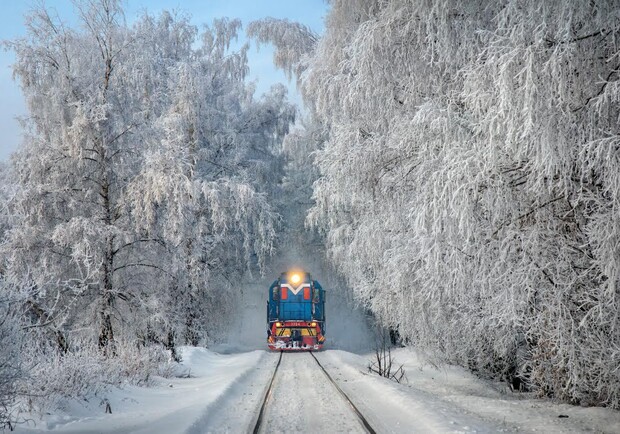 "Укрзализница" назначила дополнительный поезд к 8 марта из Запорожья. Фото: unsplash