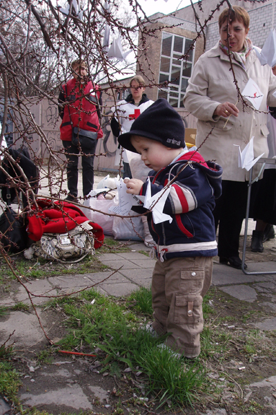 В акции принимали участие даже дети.
Фото vgorode.ua