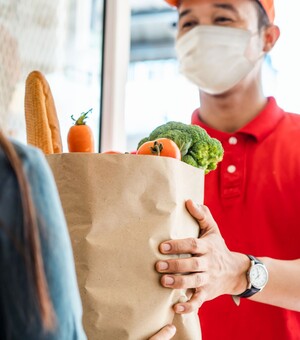 Сидим дома: где и почем в Одессе можно заказать продукты онлайн