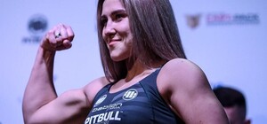 Бросила через себя: украинка выиграла бой на международном турнире по смешанным единоборствам