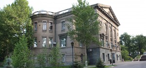 Будет точь-в-точь: ЗНУ за 3,5 миллиона отреставрирует коридор в столетнем корпусе