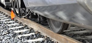 Переехал поезд: около станции 