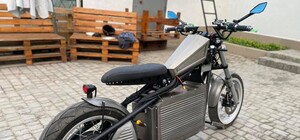 Ничего себе: в Днепре байкеры создали самодельный электромотоцикл (видео)