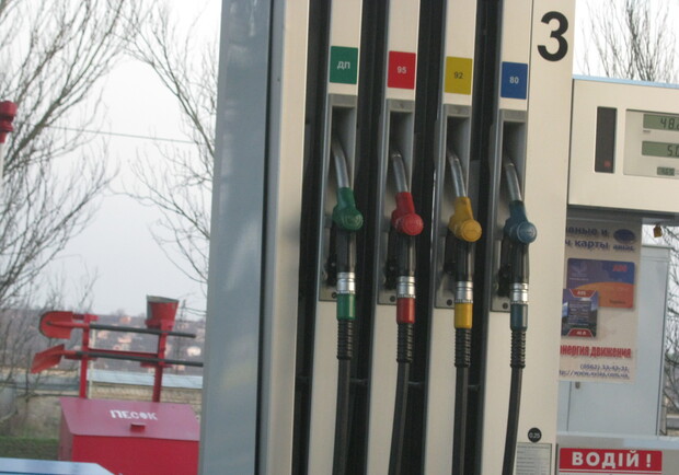 Цены на бензин в Запорожье "скачут" ежедневно.
Фото vgorode.ua