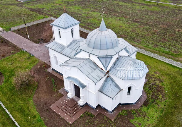 В Запорожской области тела умерших хранили в погребе храма. Фото: fb Дмитрий Антифеев