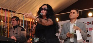 Столичный бомонд в ресторане: Байрак показала душераздирающее мини, а Сумская пожаловалась, что ей не наливают