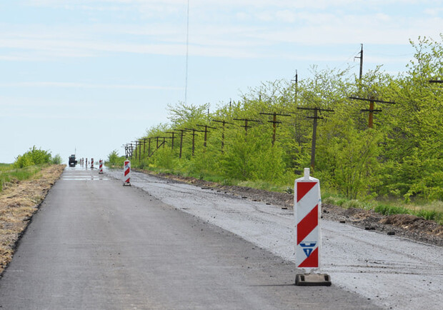 Трассы в сторону курортов Азовского моря ремонтируют: схема объезда - фото Служба автодорог