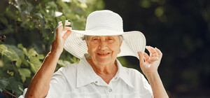 Кто старше 100 лет: какую стипендию получают долгожители в Днепропетровской области