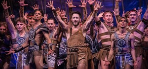 Фоторепортаж: в Схід Опера состоялась самая масштабная премьера 