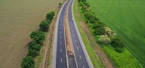 Впервые в Украине: под государственные гарантии Укравтодор выпустил еврооблигации