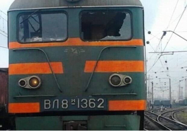 В Запорожье машинист поезда получил серьезную травму глаза и нуждается в помощи. Фото: trans.in.ua