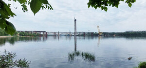 Работа кипит: левый берег соединили с пилонами вантового моста