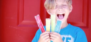 Родители бьют тревогу: в Киеве детям продают мороженое-энергетик