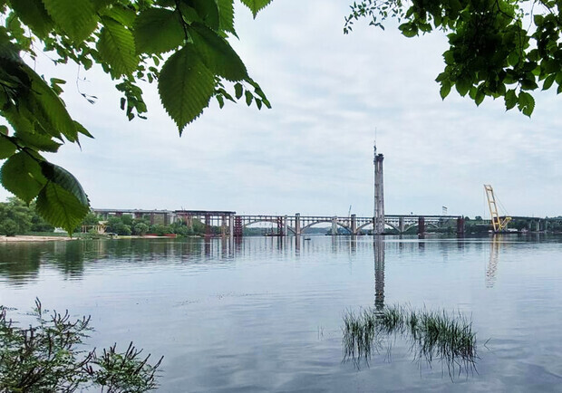 В Запорожье на этой неделе мостом соединят два берега. Фото: fb САД