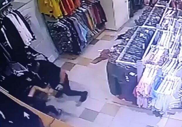 В Запорожье мужчина избил бывшую девушку в магазине: что решил суд - фото inst zlata_nekrasova111