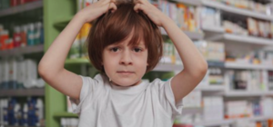 Малого в аптеку не отправить: в Украине запретили продавать лекарства детям младше 14 лет