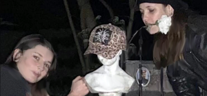 Пили и лазили по крестам: пьяная компания устроила 