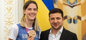 Наша гордость: Зеленский наградил Магучих орденом Княгини Ольги