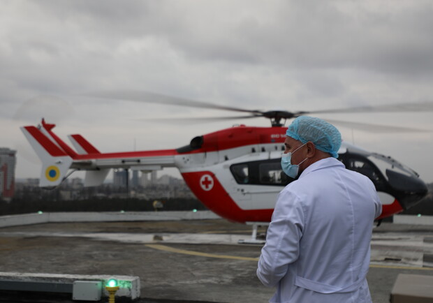 Для санавиации: на крыше запорожской больницы обустроили вертолетную площадку. Фото: ГСЧС