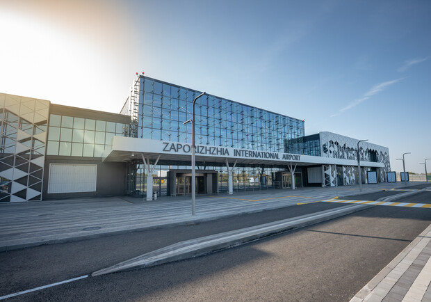 Экс-директора аэропорта "Запорожье" обвиняют в краже 500 тысяч гривен - фото: ozh.aero