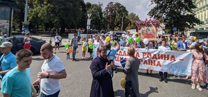 Без икон не обошлось: в Одессе проходит Марш за традиционные семейные ценности