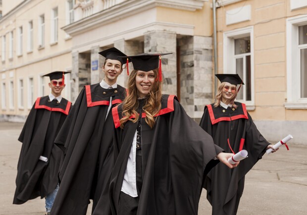 Не только из-за плагиата: студентов смогут лишать дипломов - фото: freepik.com