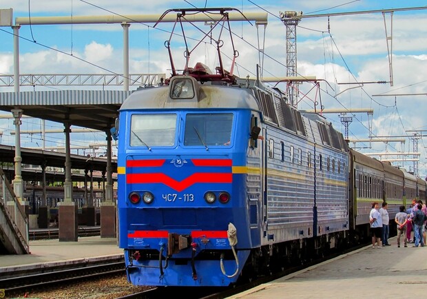 ЧП на железной дороге под Запорожьем: поезда задерживаются - фото: dneprnews.info