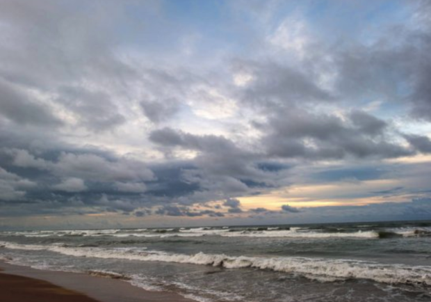 Купаться запрещено: какая погода будет в Запорожье и на курортах Азовского моря - фото depositphotos.com