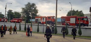 Дым и много спасателей: в ЗНУ произошел пожар (фото)