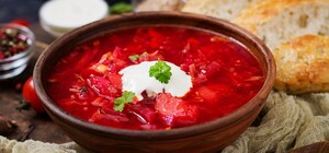 Давно пора: в Киеве установят памятник борщу