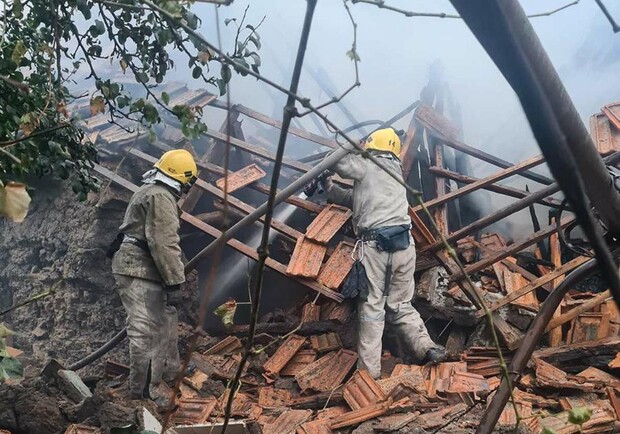 В Токмаке взорвался дом: пострадавший получил 65% ожогов тела. Фото: ГУНП