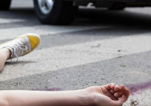 В Запорожье микроавтобус сбил двух детей: девочек забрала "скорая". Фото: Getty Images