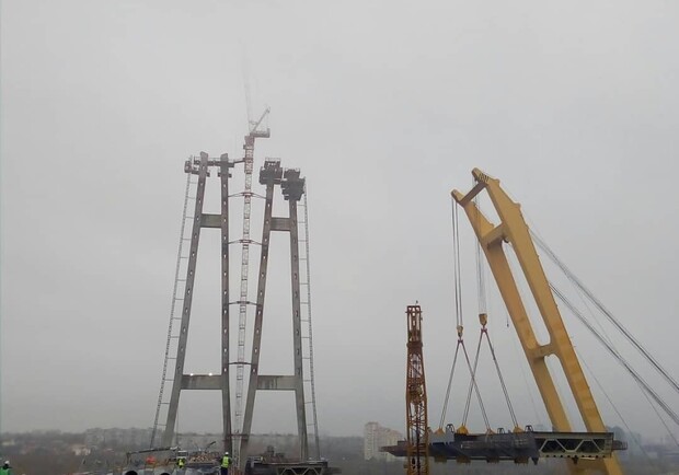 Полюбуйтесь: как в Запорожье собирают вторую часть вантового моста (видео). Фото: facebook.com/vladislav.montoya