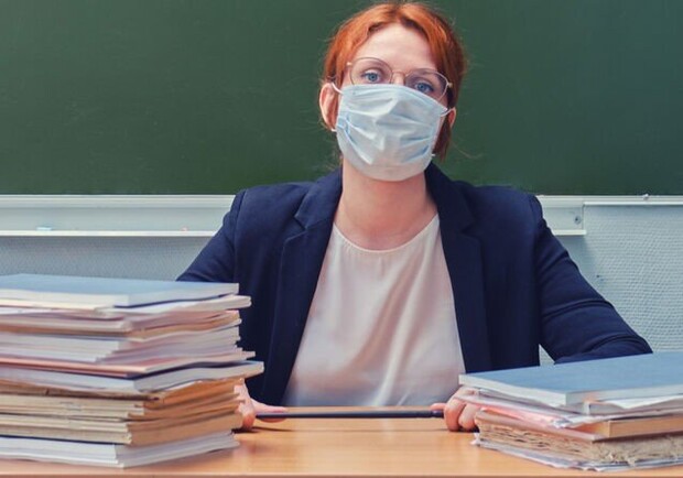 Невакцинированные: сколько запорожских учителей отстранили от работы. Фото: Анастасія Ходан