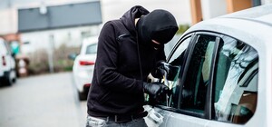 Чтобы погасить кредит: в Запорожье 18-летний работник СТО угнал чужое авто