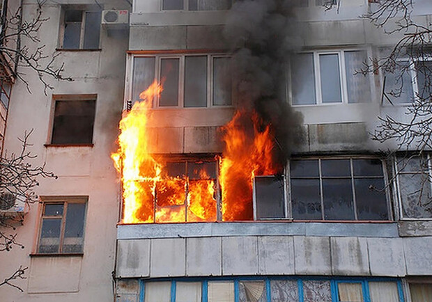 На Сергиенко вспыхнула квартира: погиб мужчина - фото: rudana.com.ua